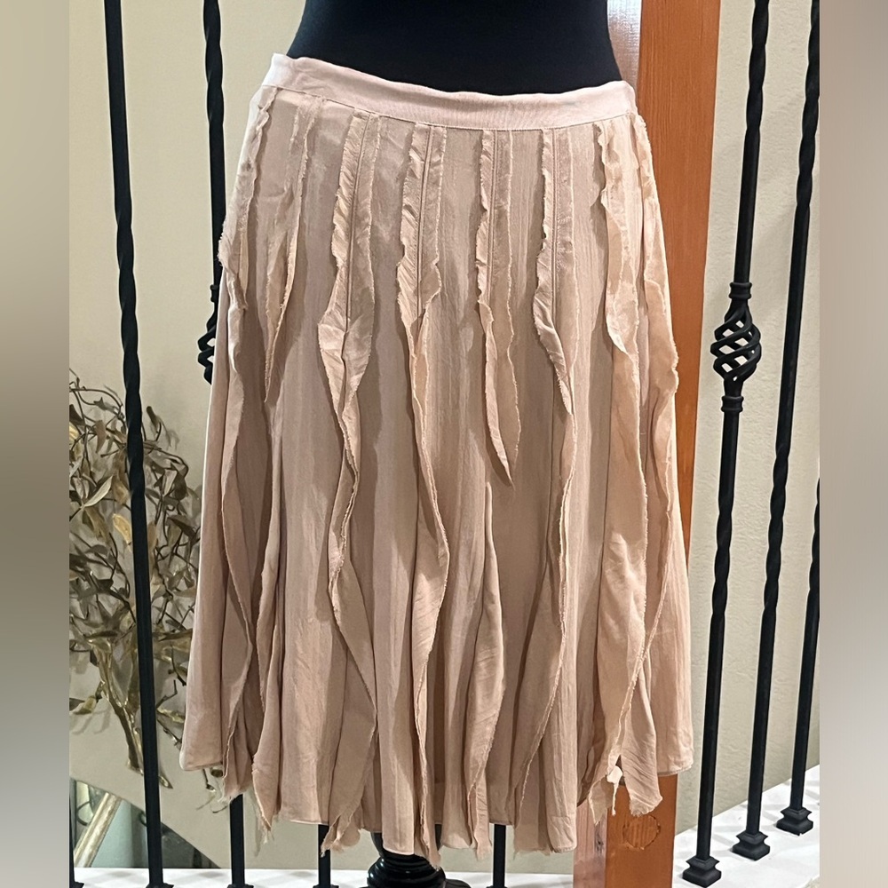 ANN TAYLOR VINTAGE Cream Silk VERTICAL RUFFLE DESIGN MIDI SKIRT SIZE 6
